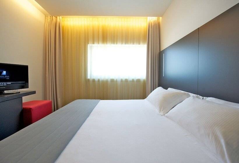 חדר משפחתי, Mercure Nerocubo Rovereto