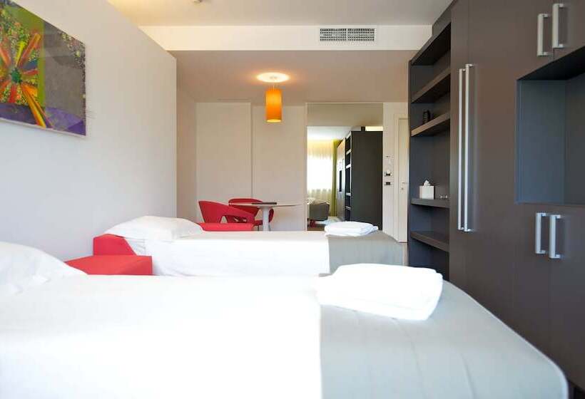 غرفة عائلية, Mercure Nerocubo Rovereto