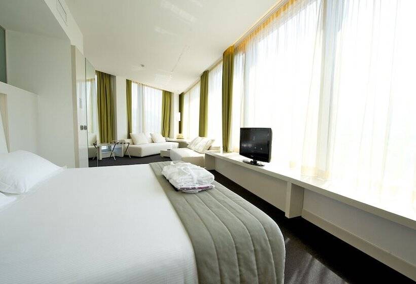 غرفة عائلية, Mercure Nerocubo Rovereto