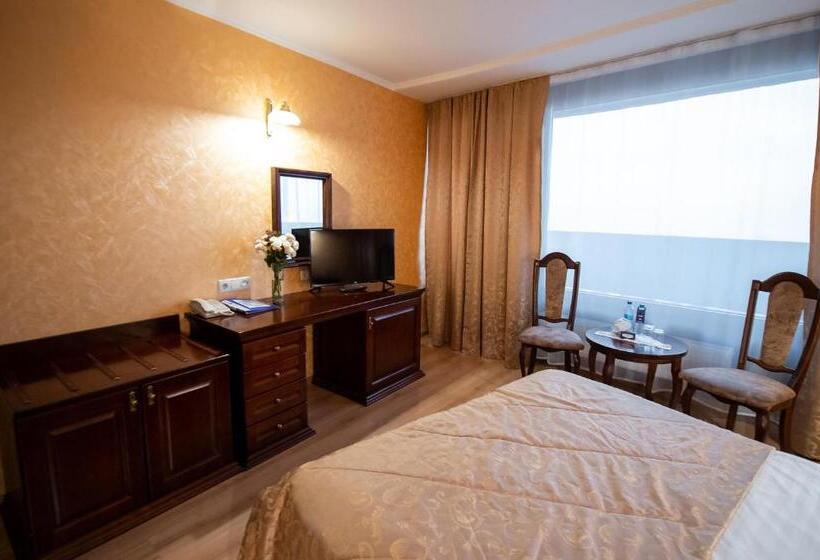 Standard-huone, Salute