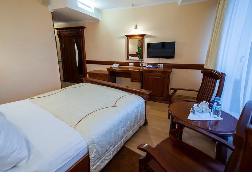 Superior-huone, Salute