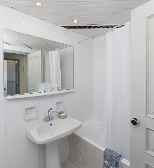 침실 1개 아파트, Samaina Port