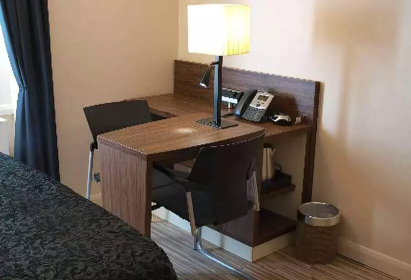 Deluxe-studio, Simply Rooms & Suites