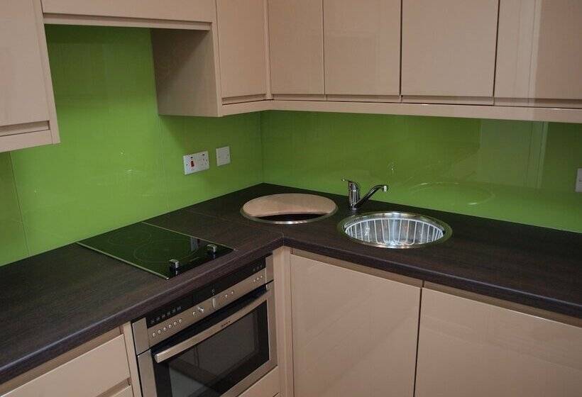 디럭스 스튜디오, Simply Rooms & Suites