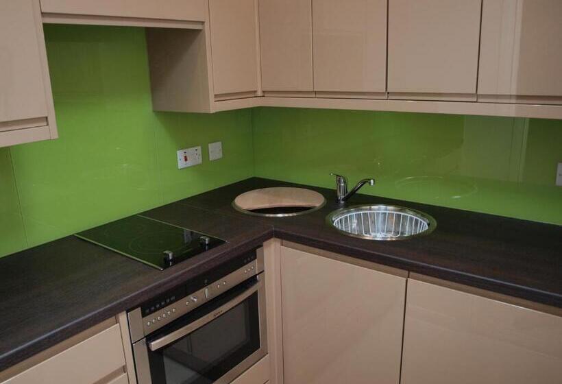 디럭스 스튜디오, Simply Rooms & Suites