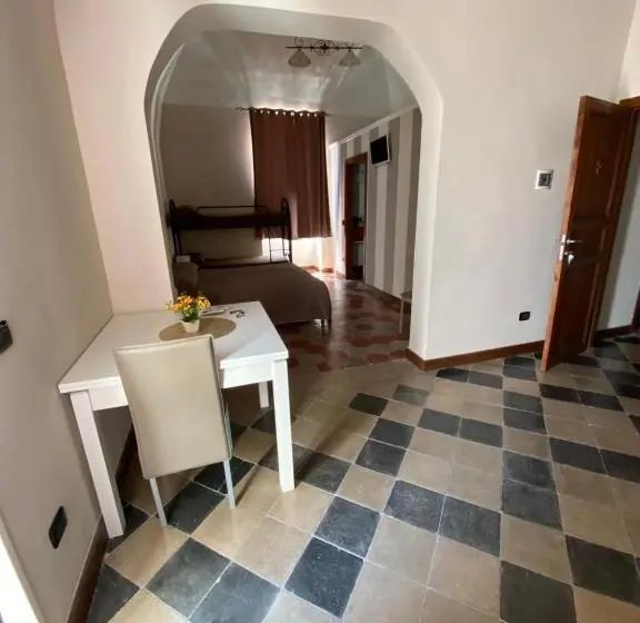 Camera Quadrupla Standard, B&b La Villa
