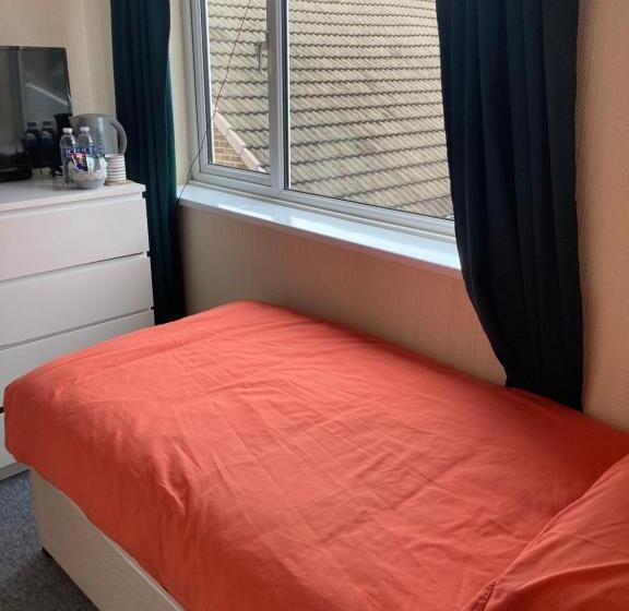 חדר אקונומי יחיד, Peaceful Place