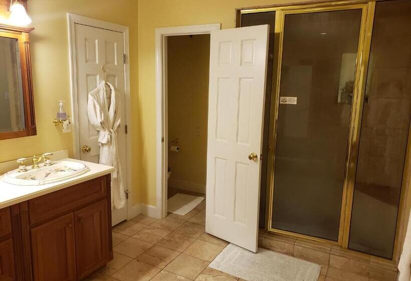 غرفة ديلوكس سرير كينج, Blue Heron Inn   A Bed And Breakfast Llc