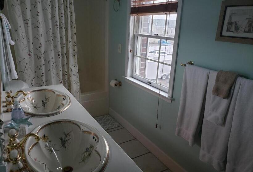 جناح مزوَّد بشرفة, Blue Heron Inn   A Bed And Breakfast Llc