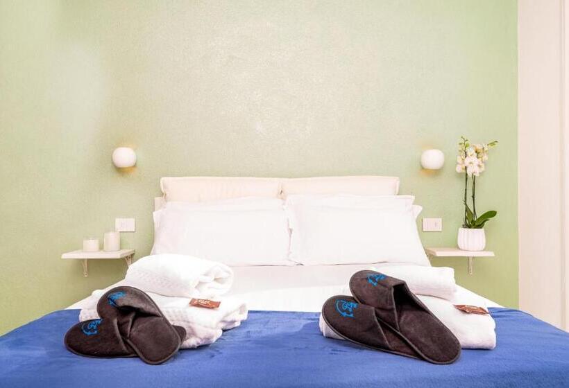 اتاق استاندارد چهار تخته با چشم‌انداز دریا, Camera Carolina