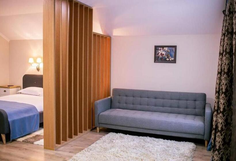 豪华三人间, Casa Claudia