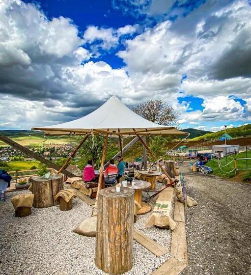 منزل 4 غرف نوم, Výhledna