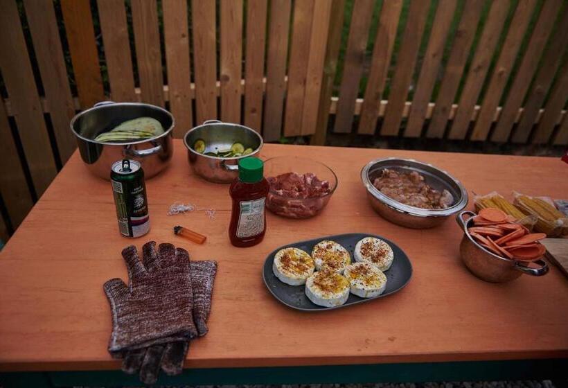 إستوديو قياسى مطلّ علي الحديقة, Výhledna