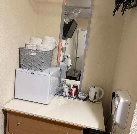 Quarto Estandar, Victoria House   Self Catering Quiet Guesthouse   Adult Singles And Couples Only