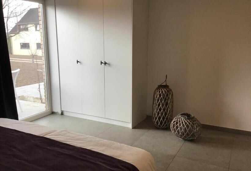 디럭스 룸, Au Bord De La Foret