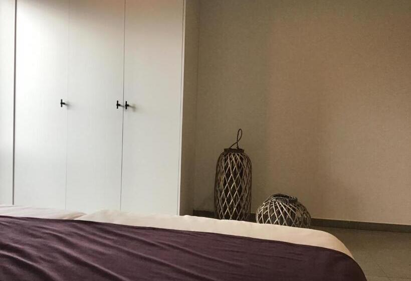 디럭스 룸, Au Bord De La Foret