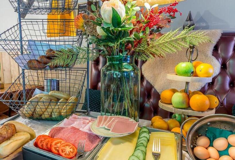 اتاق خانوادگی, Castle View 2