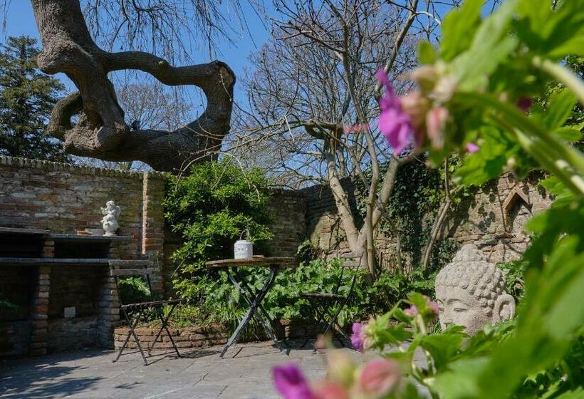 اتاق استاندارد با چشم‌انداز باغ, Het Gecroonde Swaert B&b