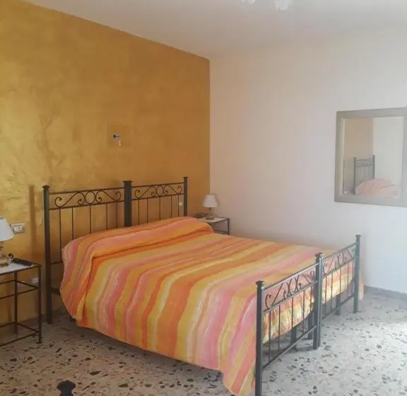 Standard Triple Room with Terrace, L Antico Faro
