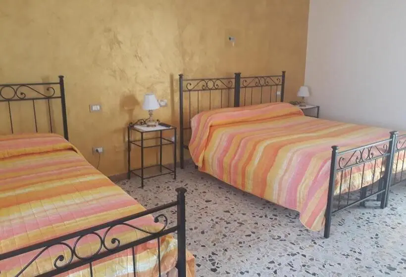Standard Triple Room with Terrace, L Antico Faro