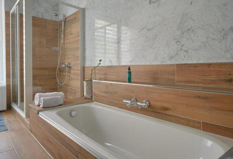 اتاق استاندارد با چشم‌انداز باغ, Het Gecroonde Swaert B&b