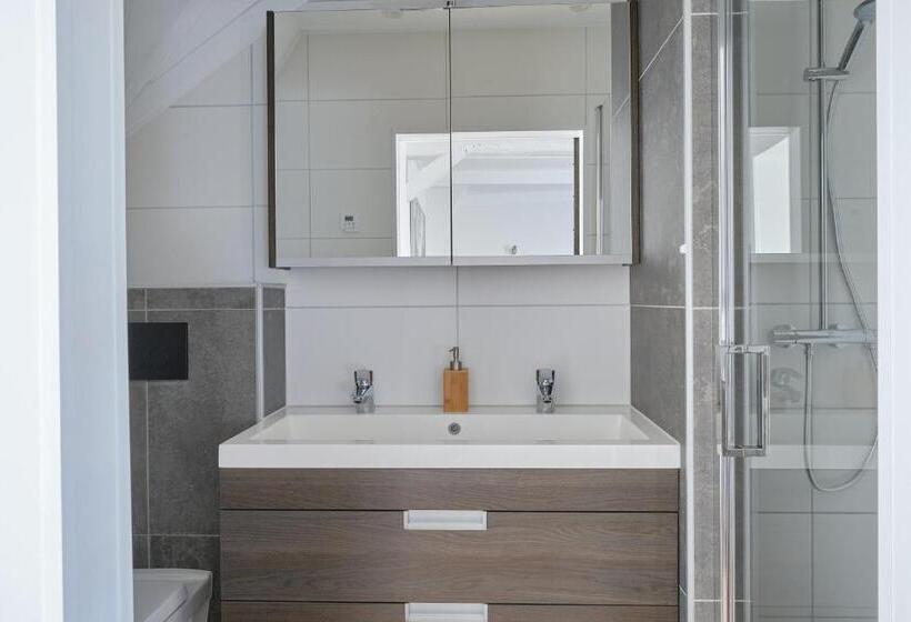 اتاق سوپریور چهار تخته, Het Gecroonde Swaert B&b