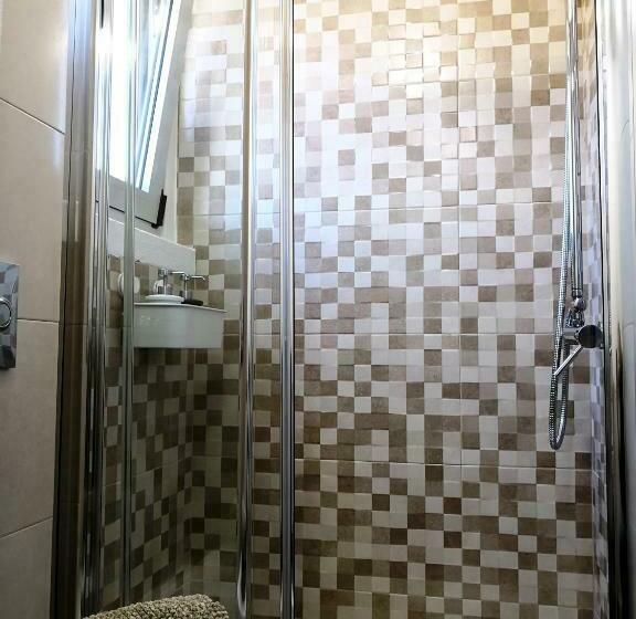 اتاق استاندارد, Be My Neighbour