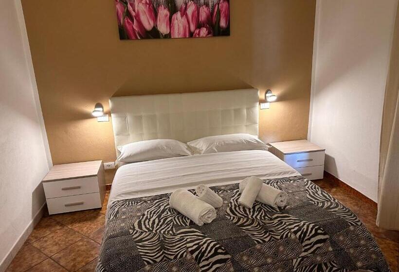 اتاق استاندارد, Crown Guest House
