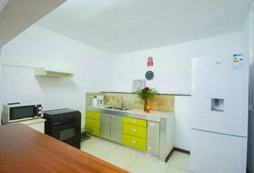 اتاق خانوادگی, Pereybere Villa Valari With Pool Near Beach