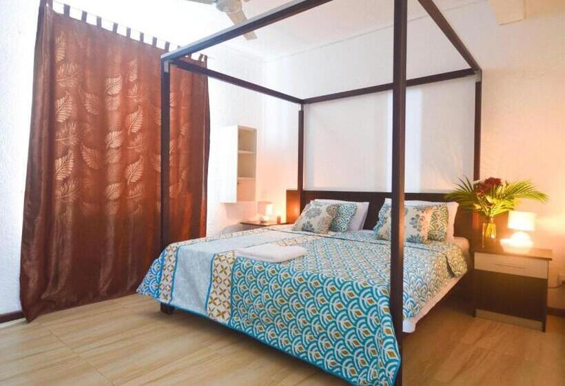 Family Room, Pereybere Villa Valari With Pool Near Beach