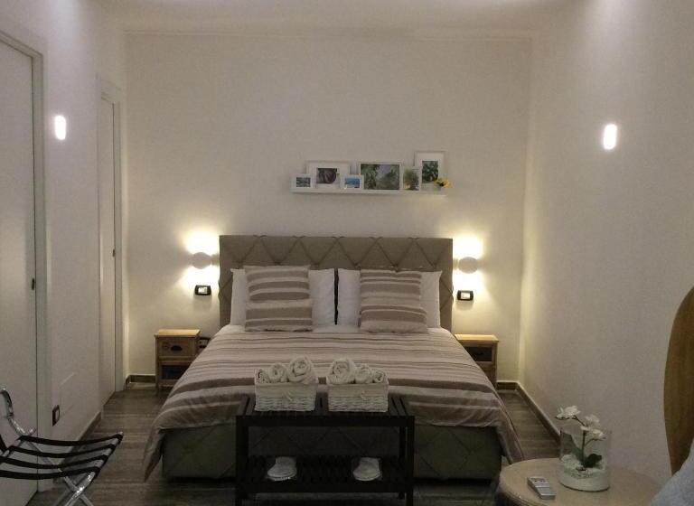 استودیوی لوکس, Il Pavone