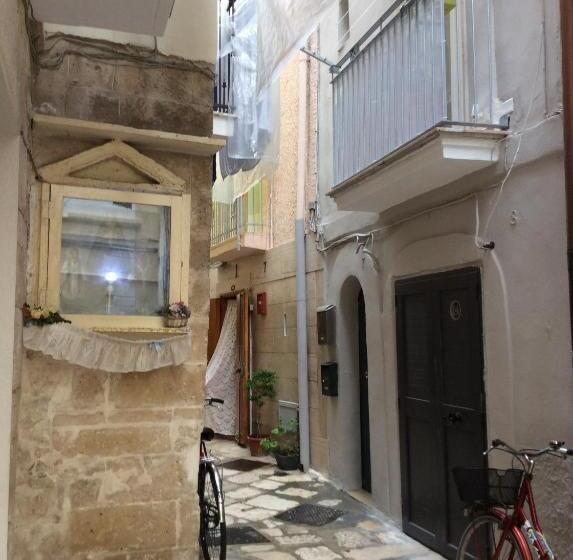 استودیوی لوکس, Il Pavone