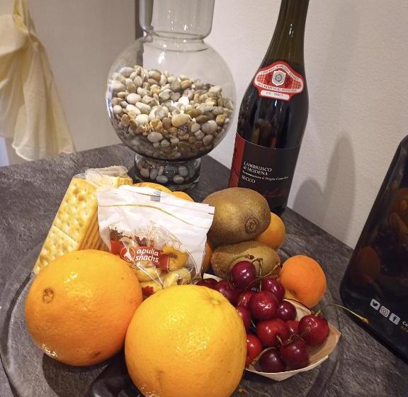 استودیوی لوکس, Il Pavone