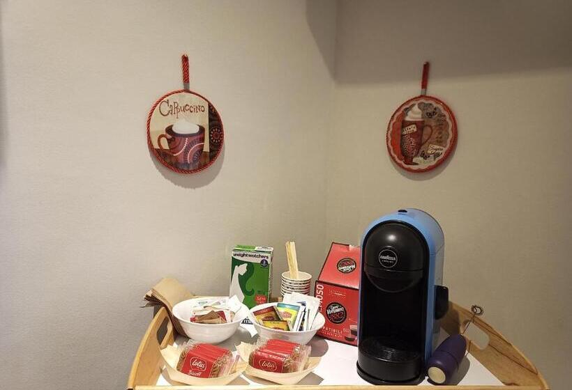 استودیوی لوکس, Il Pavone