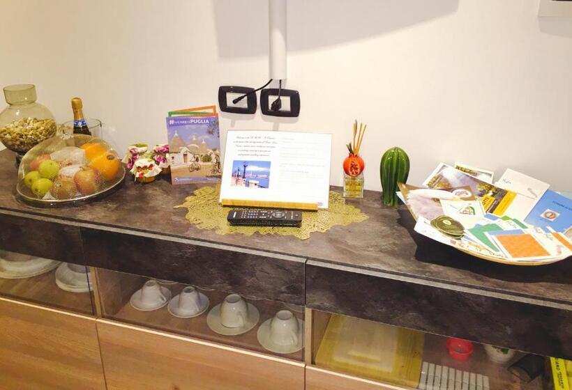 استودیوی لوکس, Il Pavone