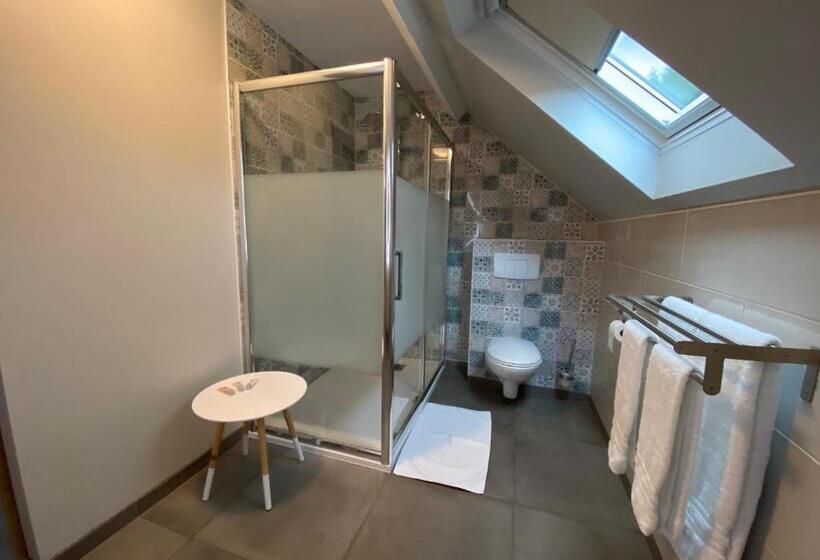 غرفة قياسية رباعية, La Vieille Maison