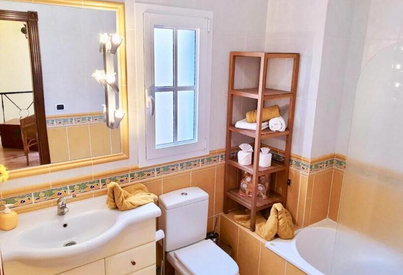 اتاق لوکس با بالکن و چشمانداز دریا, Bed & Breakfast Tenerife