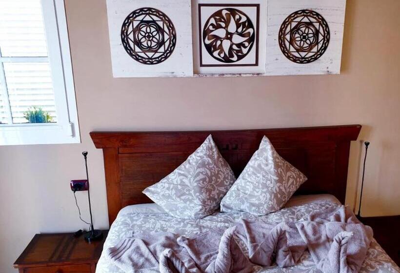 اتاق لوکس با بالکن و چشمانداز دریا, Bed & Breakfast Tenerife