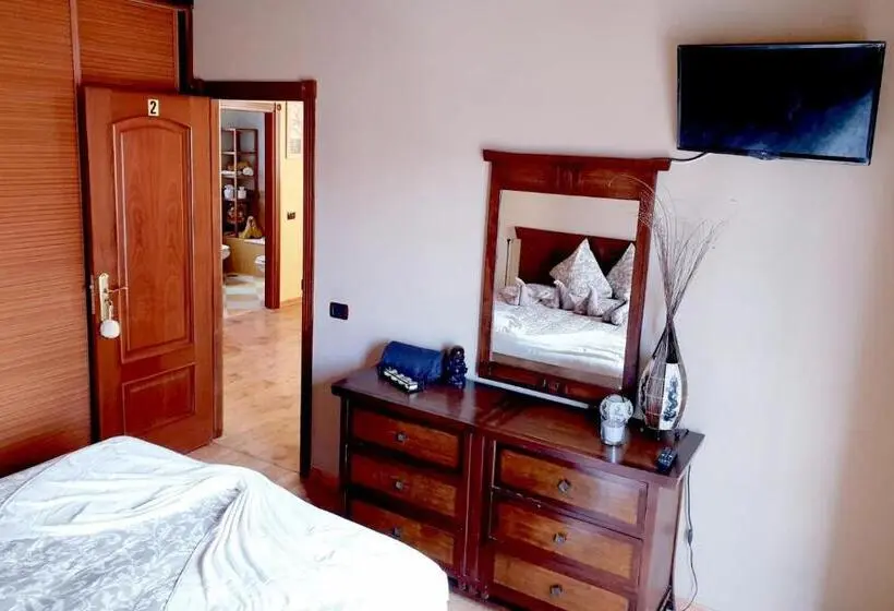 オーシャンビューデラックスルームバルコニー付き, Bed & Breakfast Tenerife