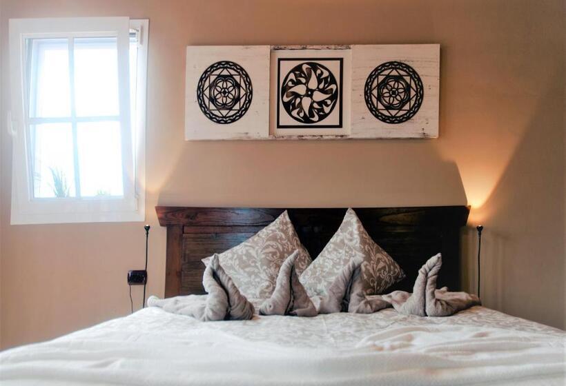 اتاق لوکس با بالکن و چشمانداز دریا, Bed & Breakfast Tenerife