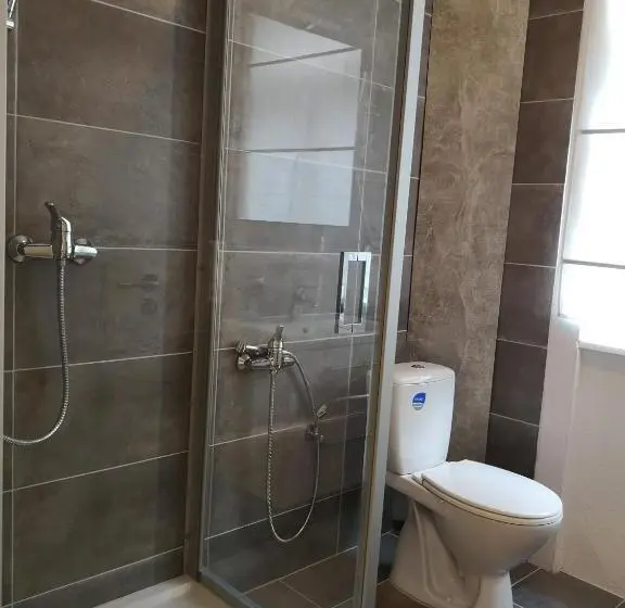 Huoneisto 3 Makuuhuonetta, Apartment Caracalla