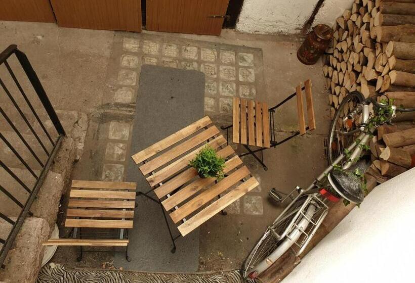 标准平房, Apartment Caracalla