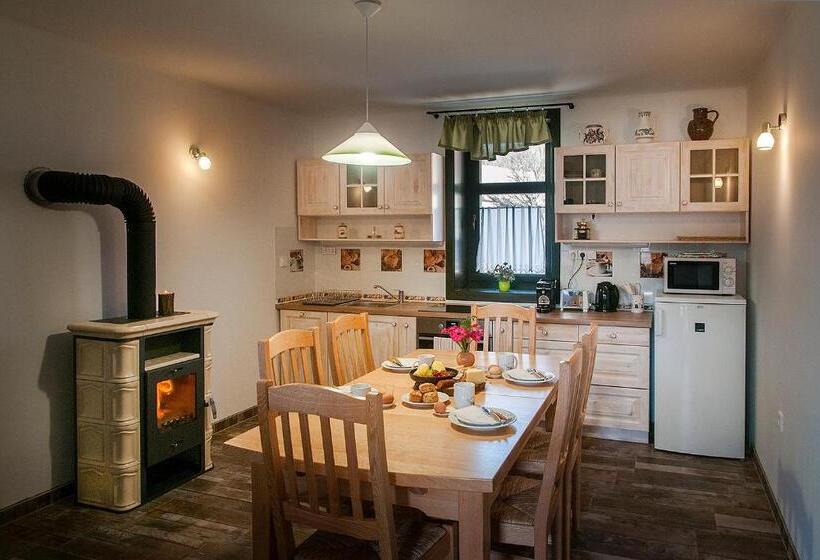 2ベッドルームアパートメント, Patakpart Vendégház