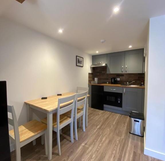 １階の１ベッドルームアパートメント, Ramsey Rooms