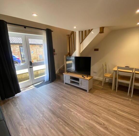 １階の１ベッドルームアパートメント, Ramsey Rooms