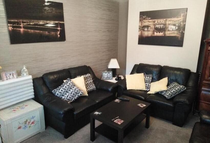 Номер Стандарт, 24 Fairfield Road