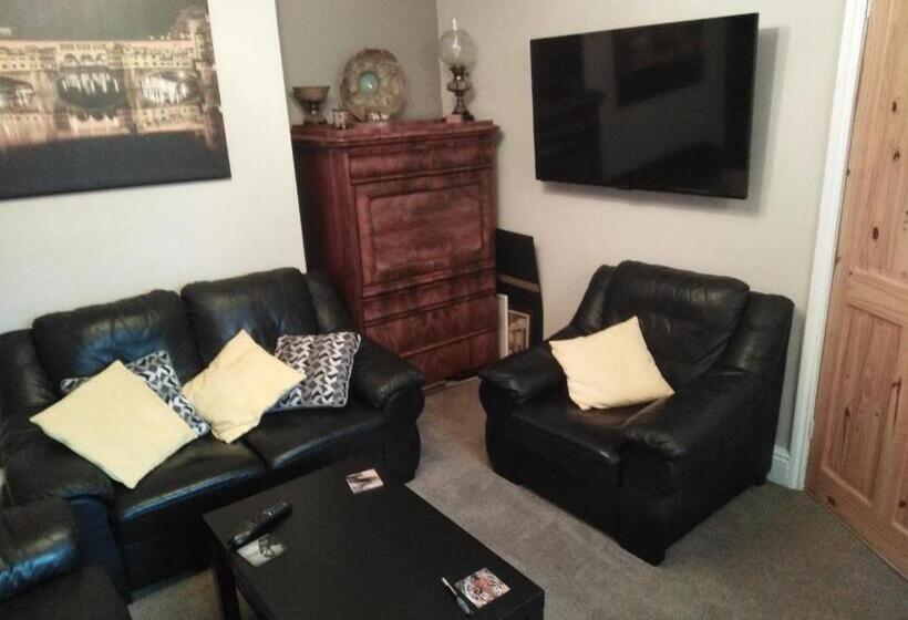 Номер Стандарт, 24 Fairfield Road