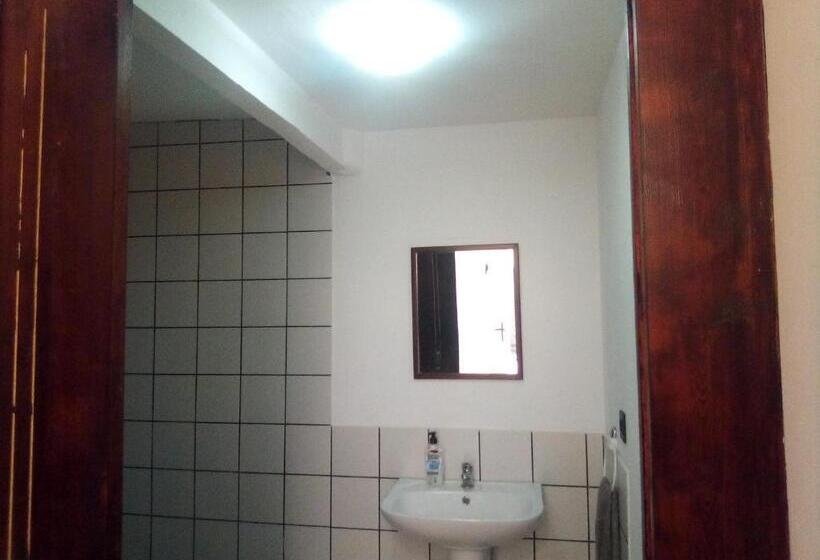 Кровать в Общей Комнате, Coruña Backpackers Hostel