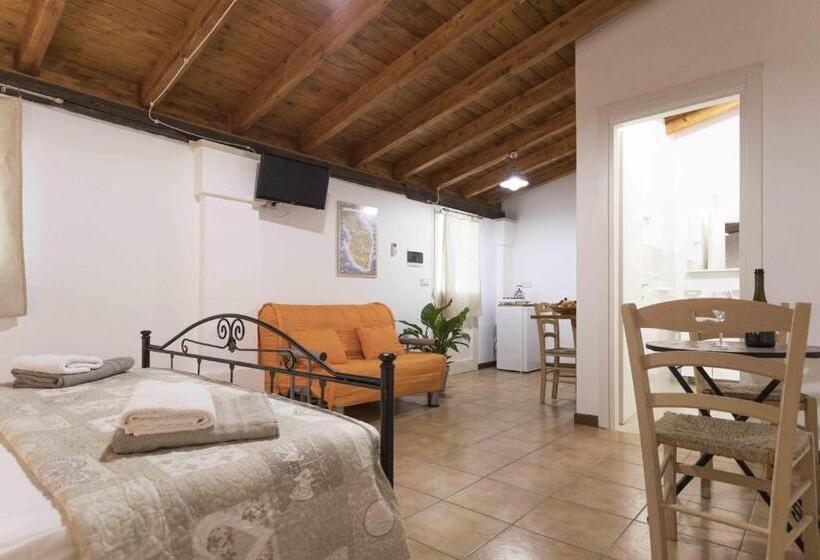 스탠다드 스튜디오 킹침대, Eloka