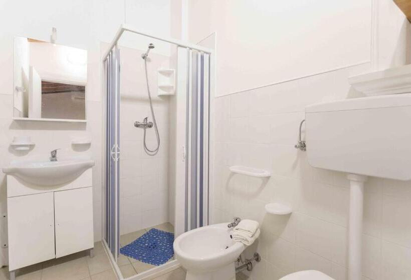 스탠다드 스튜디오 킹침대, Eloka